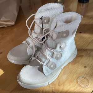 SOREL - Explorer II Joan Insulated Lace-Up Boot (Women) - Ancient Fossil - SZ 7